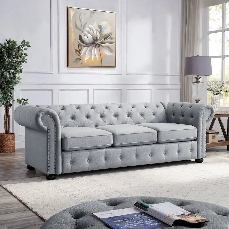 3-Sitzer-Sofa mit Knopfheftung und gerollten Armlehnen